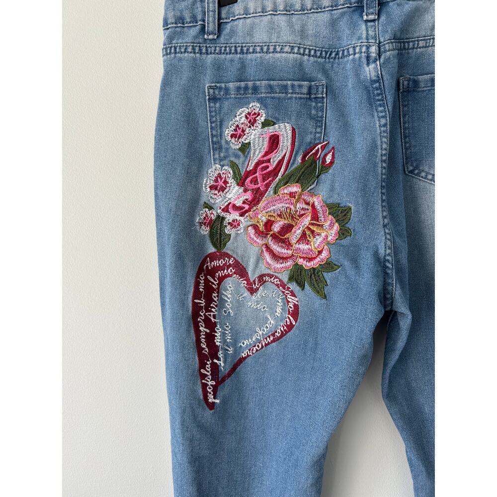 Malonacia Floral Animal Embroidered Distressed Jeans 10 - Picture 7 of 9